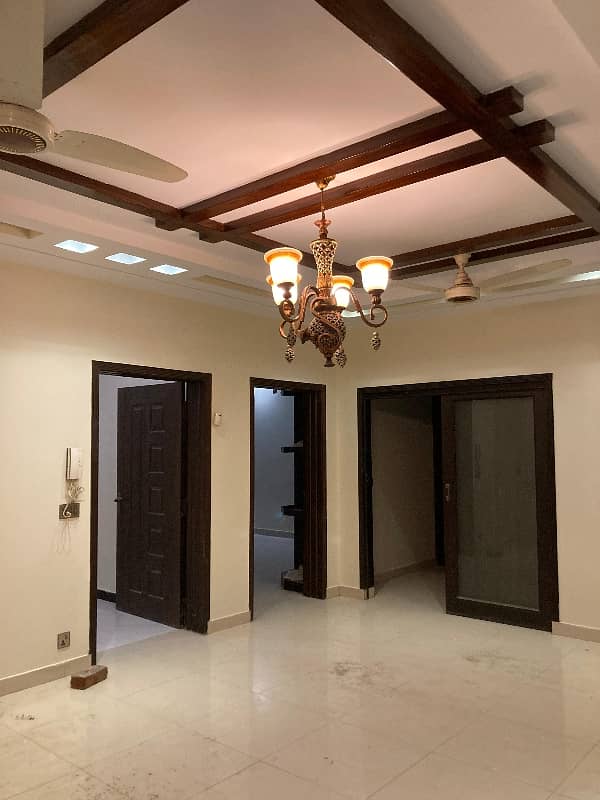 10 Marla House In Bahria town For Rent 10