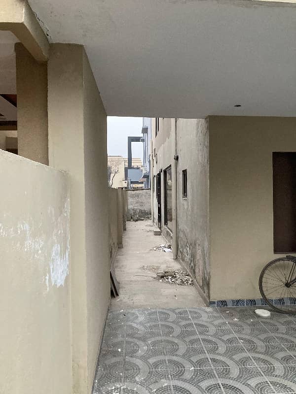 10 Marla House In Bahria town For Rent 15