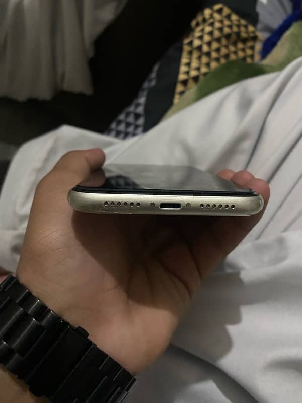 IPHONE 11 PTA APPROVED 5