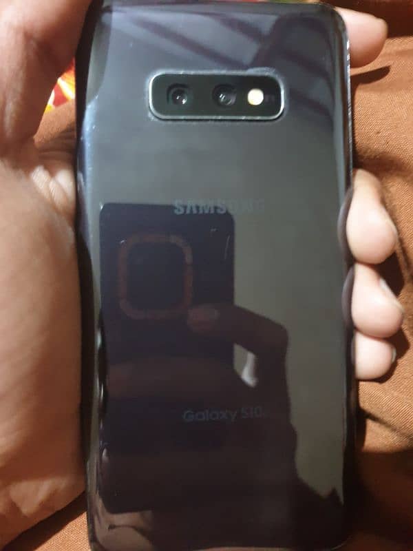 Samsung S10e 10by10 without any scratch urgent sale 5