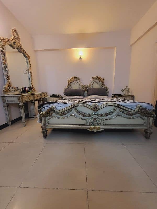 Complete Royal Bed Set With Side Tables and Dressing Table with Mirror 5