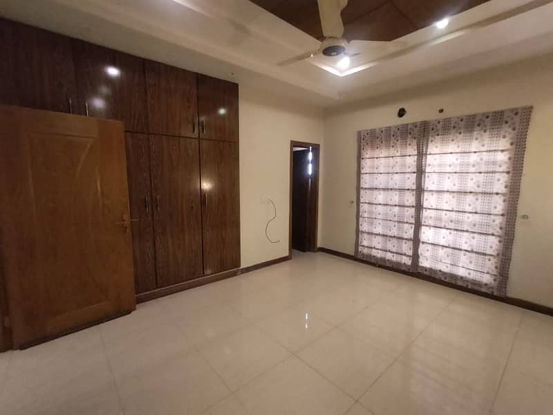 UPPER PORTION OF 10 MARLA GOOD EXCELLENT CONDITION HOUSE FOR RENT IN IRIS BLOCK BAHRIA TOWN LAHORE 2