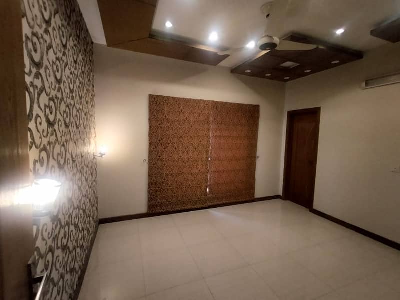 UPPER PORTION OF 10 MARLA GOOD EXCELLENT CONDITION HOUSE FOR RENT IN IRIS BLOCK BAHRIA TOWN LAHORE 6