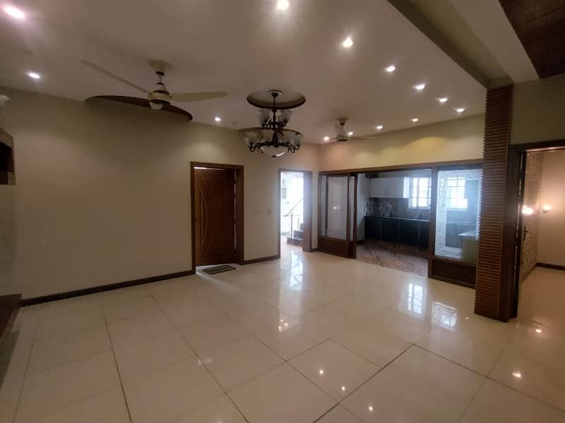 UPPER PORTION OF 10 MARLA GOOD EXCELLENT CONDITION HOUSE FOR RENT IN IRIS BLOCK BAHRIA TOWN LAHORE 8