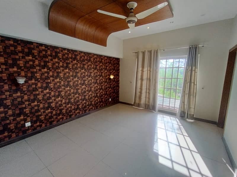 UPPER PORTION OF 10 MARLA GOOD EXCELLENT CONDITION HOUSE FOR RENT IN IRIS BLOCK BAHRIA TOWN LAHORE 12