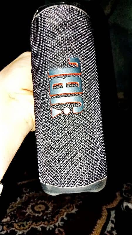 JBL flip 6 wireless Bluetooth speaker portable 1