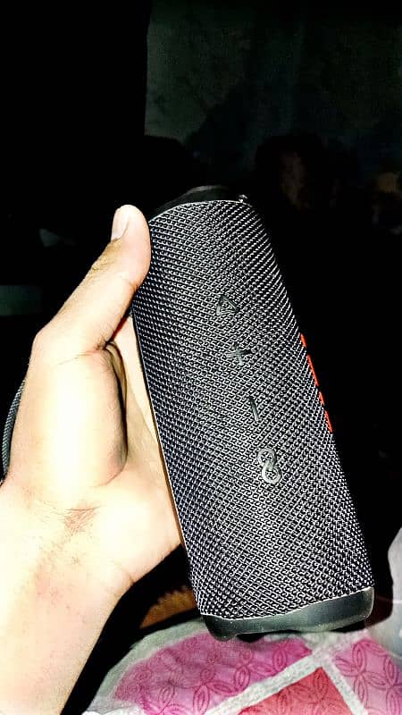 JBL flip 6 wireless Bluetooth speaker portable 3