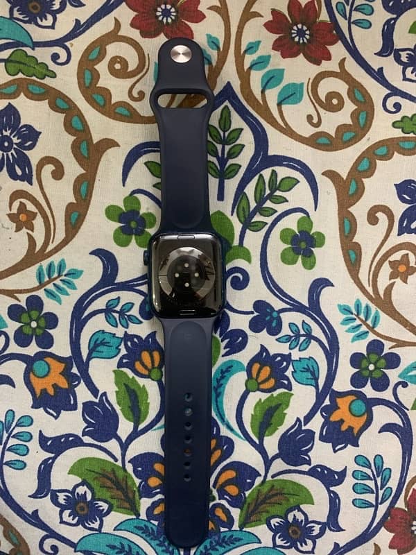 Apple watch series 8 45mm excellent condtion 2