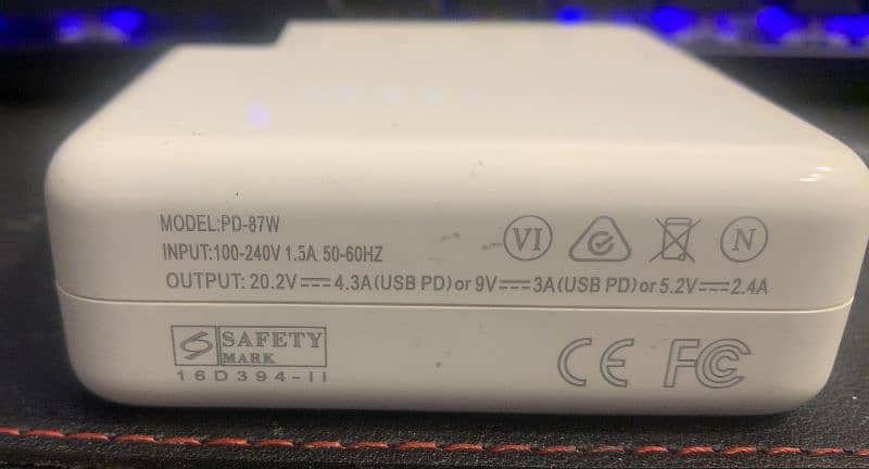 Apple MacBook C Teyp 87w original charger 2