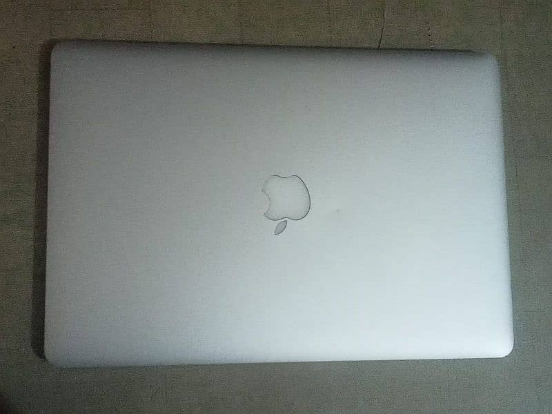 apple MacBook 2015 pro 0