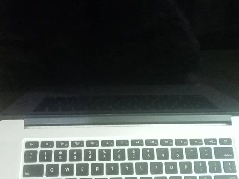 apple MacBook 2015 pro 3