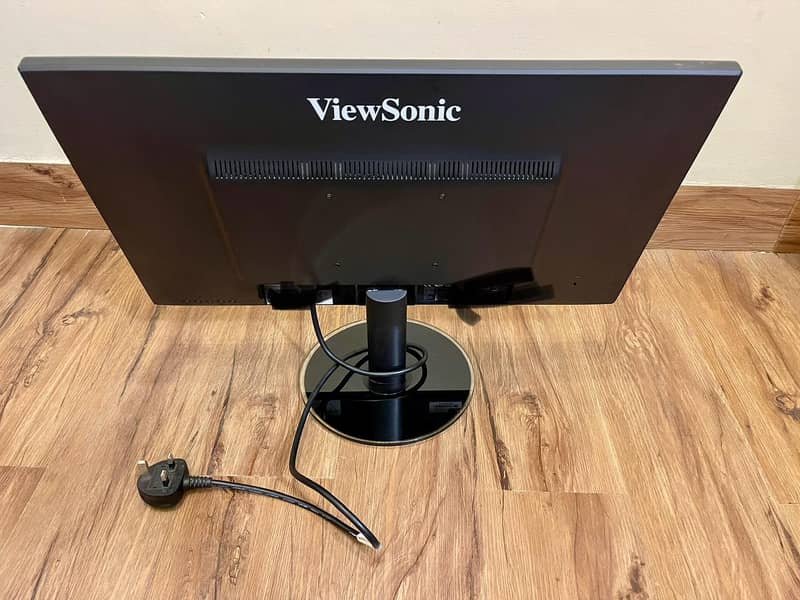 View Sonic  Full HD- LED Monitor Model: VA 2407H -24"  used only 6 mo 1