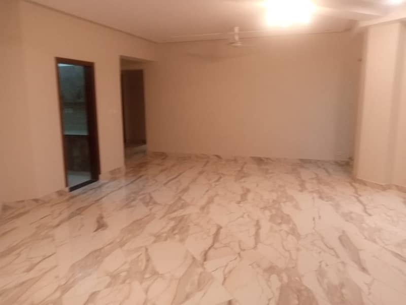 10 Marla 3 Bed Brand New Flat For Sale In Askari 11- Sector D, Lahore 6