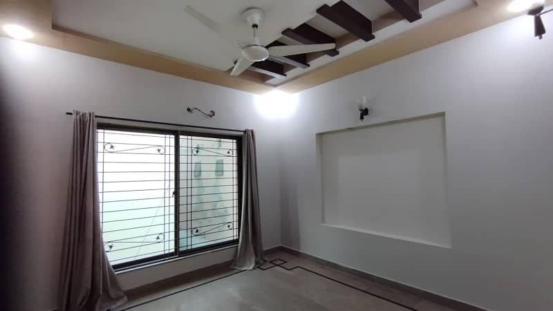 8 MARLA EXCELLENT CONDITION GOOD UPPER PORTION IDEAL HOUSE FOR RENT IN UMAR BLOCK BAHRIA TOWN LAHORE 14