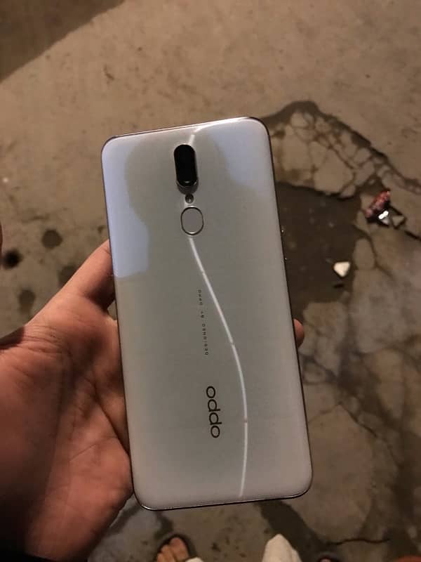 Oppo F11 8/256 0