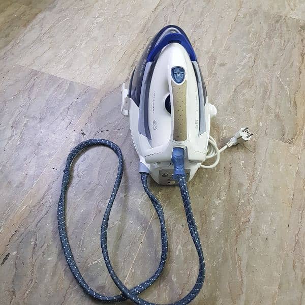 calor steam iron imported form france only few days use 5