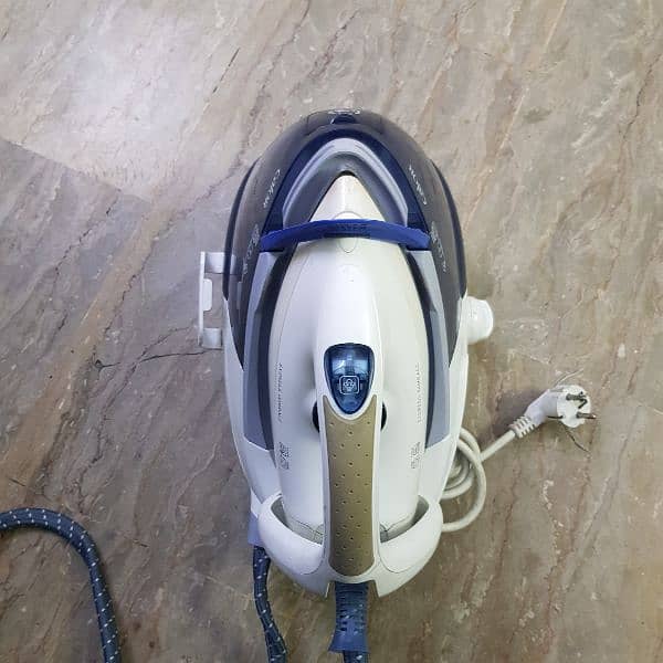 calor steam iron imported form france only few days use 8