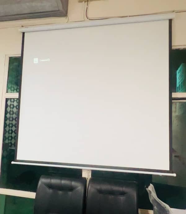 Toshiba DLP Projector + 6x6 Rolling Screen 3