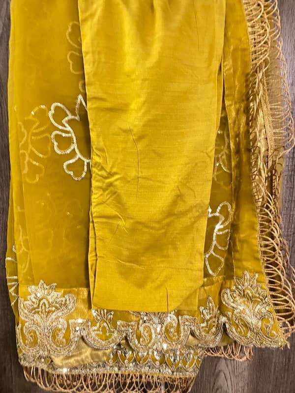 Bridal Mehndi dress 8