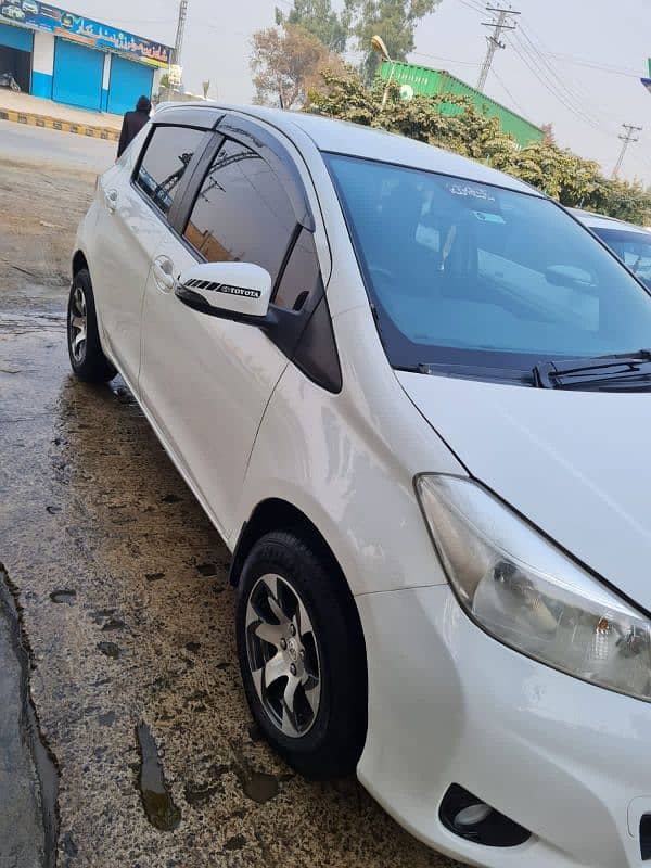 Toyota Vitz 2014 1