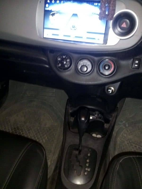 Toyota Vitz 2014 8