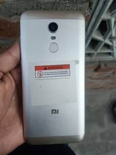 Redmi 5 urgent sale 4/64 memory.