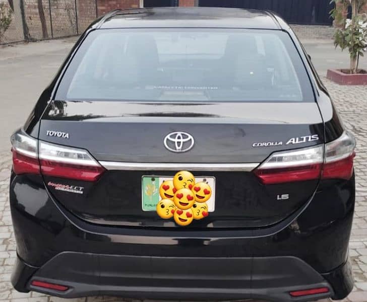 Toyota Corolla Altis 2016 1