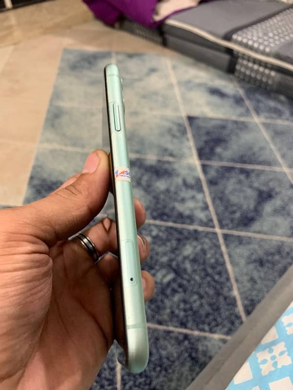 IPHONE 11 [128gb] PTA APPROVED 10/10 condition 3