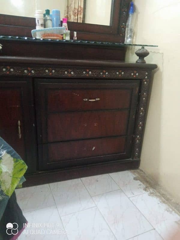 selling wooden furniture only serious buyer contact 7