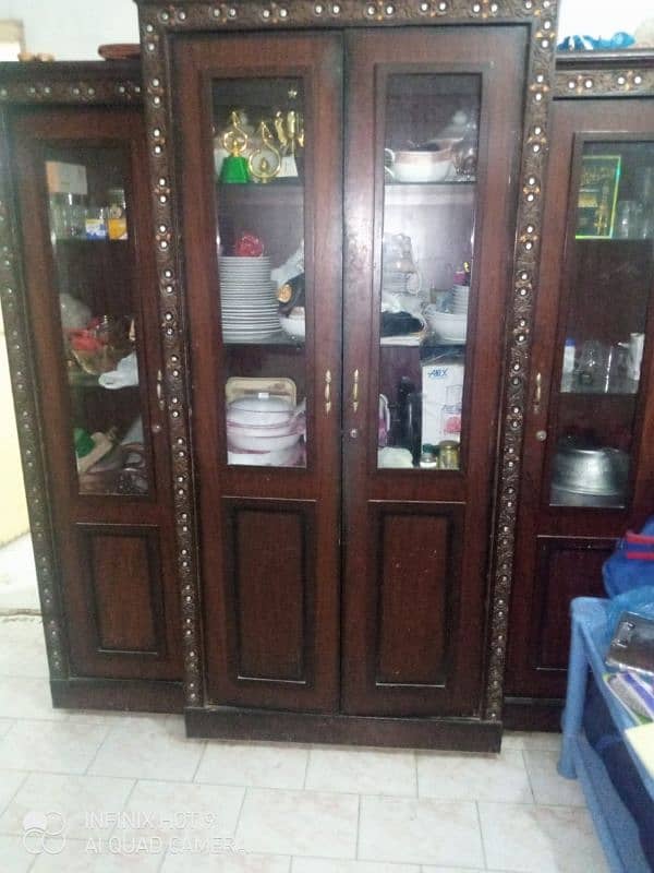 selling wooden furniture only serious buyer contact 8