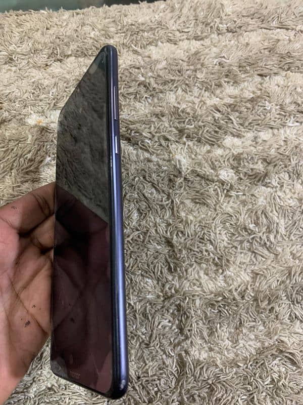 Huawei honor 8xe 4/128 PTA approved minor tuch crack but working 100% 4