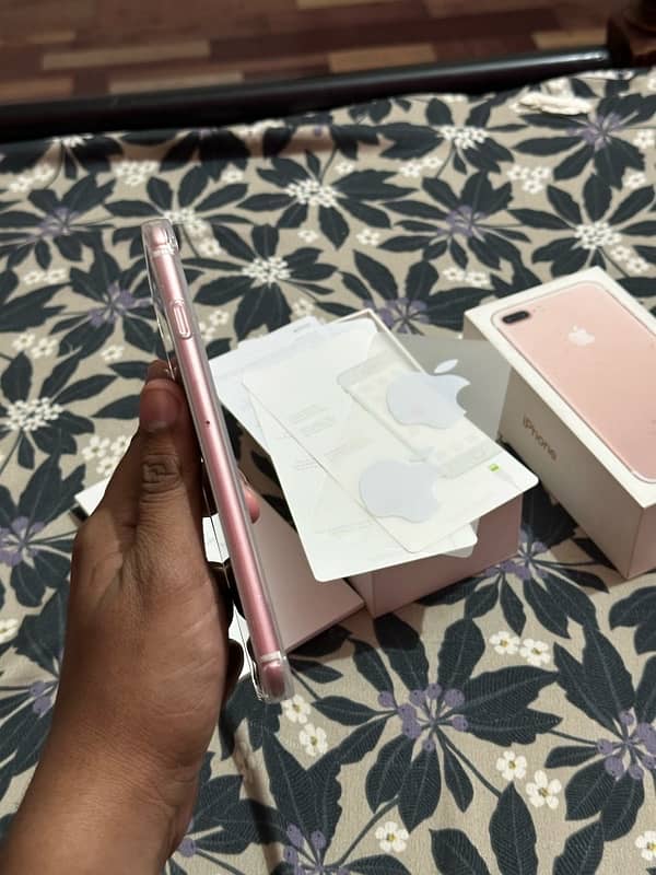 Iphone 7 plus 32gb pta approve with box excellent condition sealed. 7