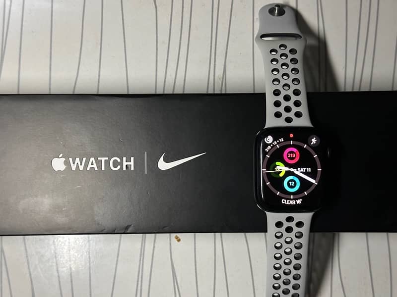 Apple watch series 7 Nike 0