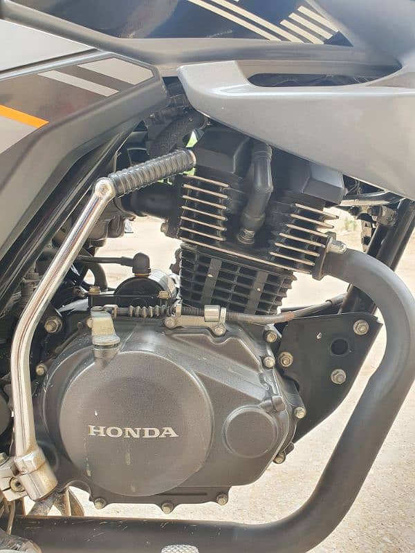 Honda Cb150F 6