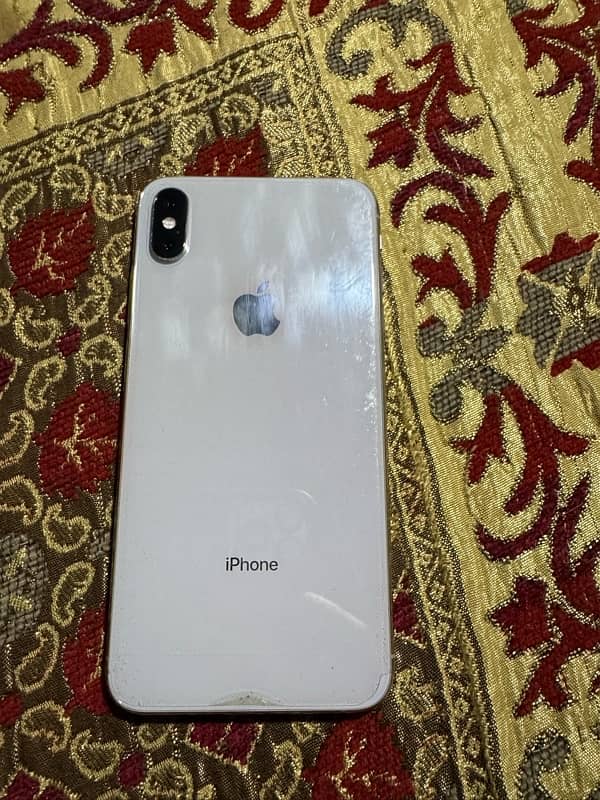 I phone xs max 256 gb pta approved HK modal 03009490181 4