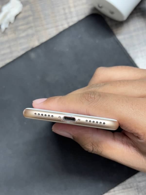 iPhone 8 non pta 9/10 gold 4