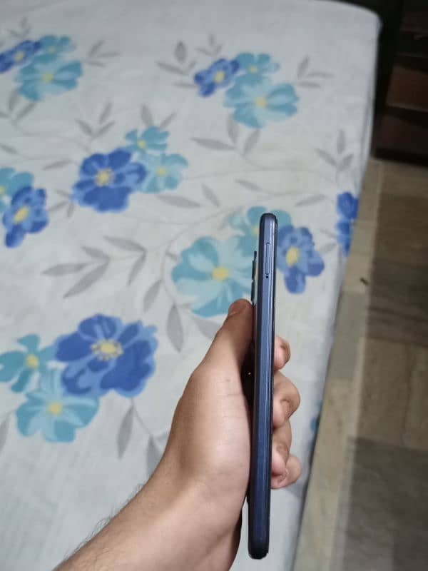 Tecno camon 18t with box and charger 3