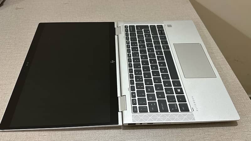 HP EliteBook 1030 G3 6