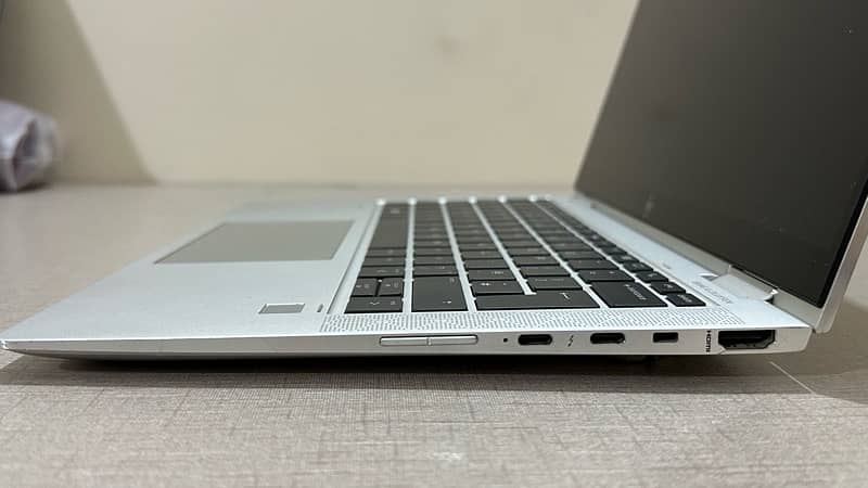 HP EliteBook 1030 G3 10