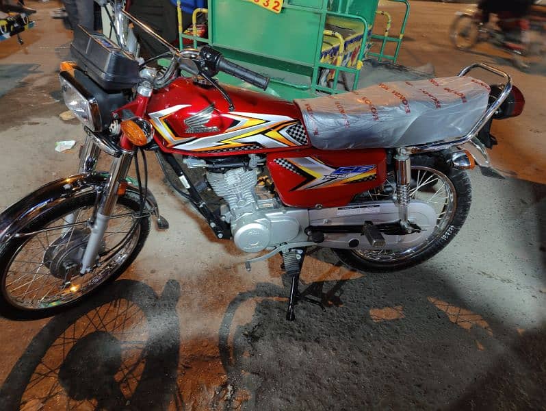 Honda 125 Whatsapp no. 03289456696 3