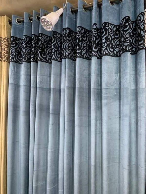 Curtains blind. 4