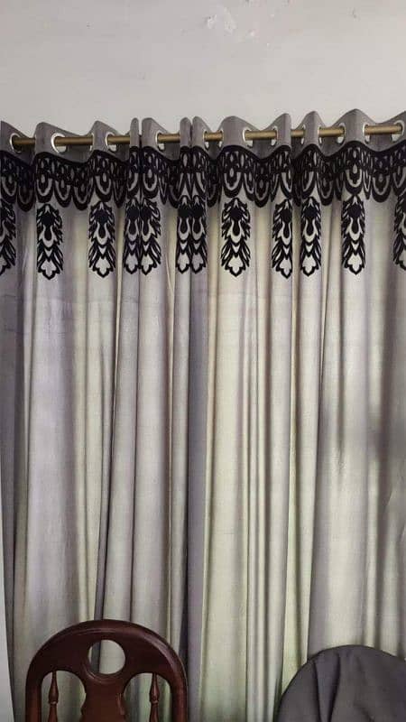 Curtains blind. 6