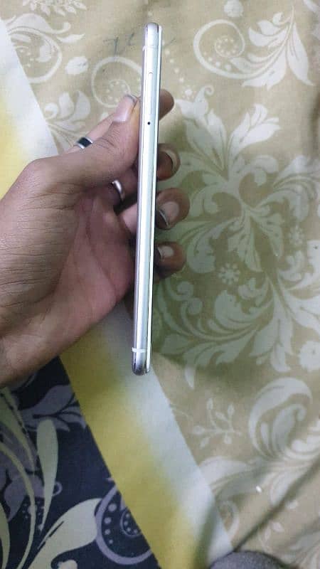 urgent sale vivo X90 3