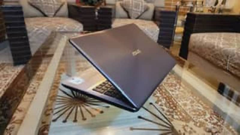 Asus Notebook i3 6th Gen 1