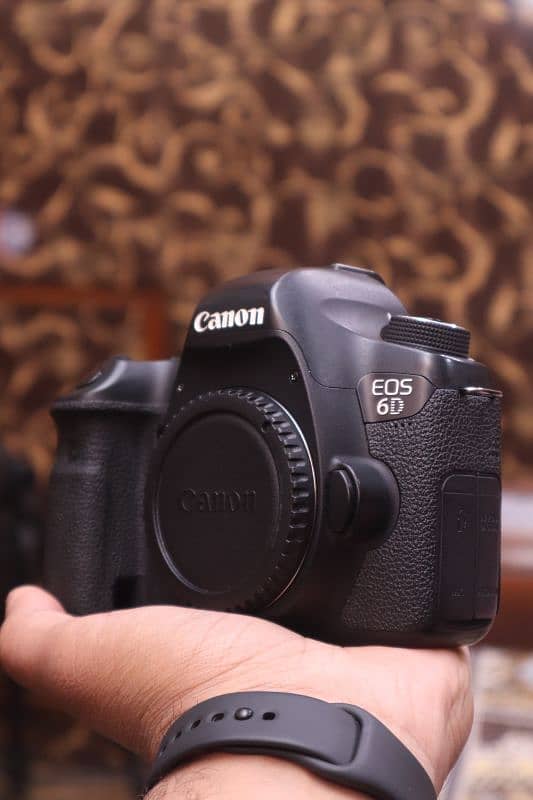 Canon 6D Full frame Body. 1