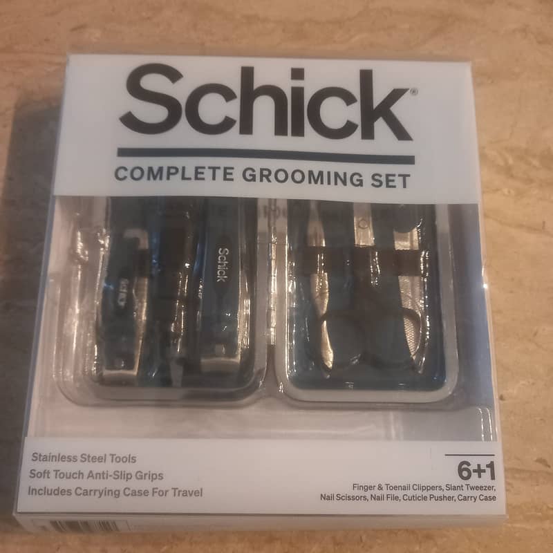 Schick complete grooming set + Fiskars scissors set 0