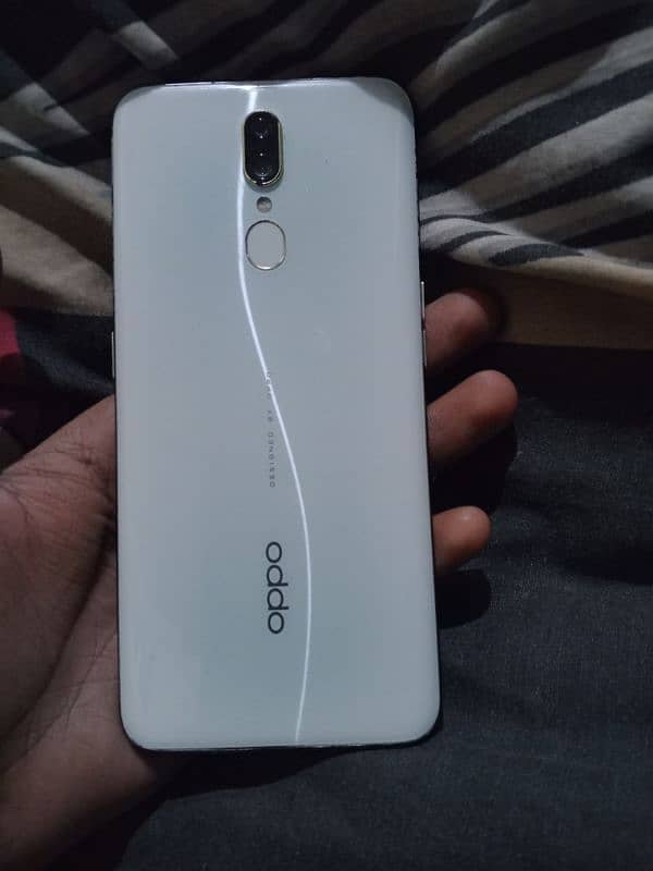 Oppo F11 0