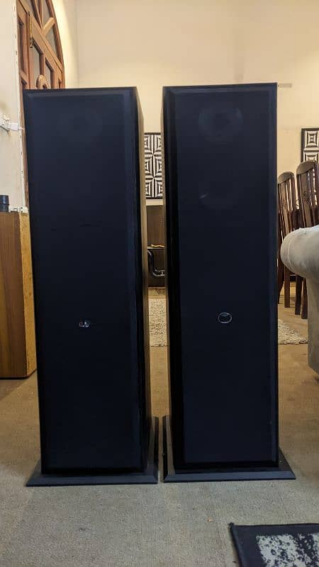 speakers ( tower speakers) 0