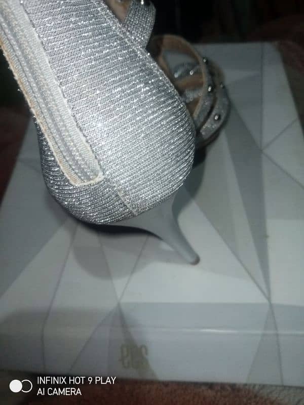 heels in pencil silver color 36 size 1