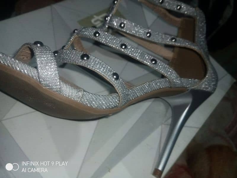 heels in pencil silver color 36 size 4